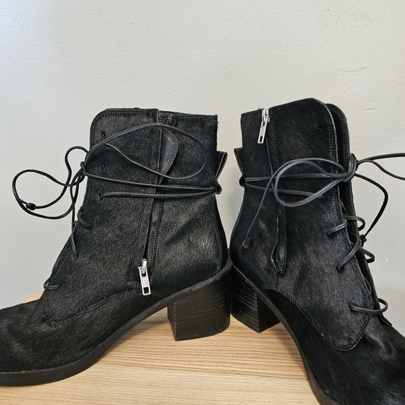 UGG black Oriana exotic calf hair boots 9.5 - Picture 5 of 10